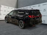 2026 Chrysler Pacifica Select image 3