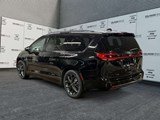 2026 Chrysler Pacifica Select image 3
