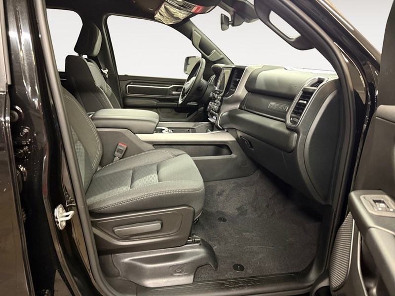2025 RAM 1500 Big Horn 4x4 Crew Cab 5'7" Box