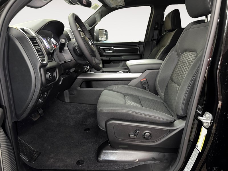 2025 RAM 1500 Big Horn 4x4 Crew Cab 5'7" Box