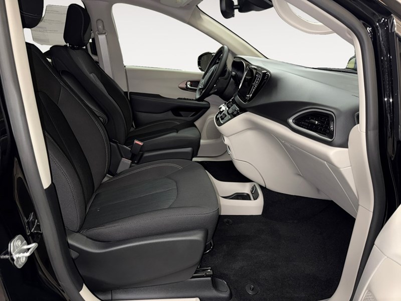 2024 Chrysler Grand Caravan SXT 2WD