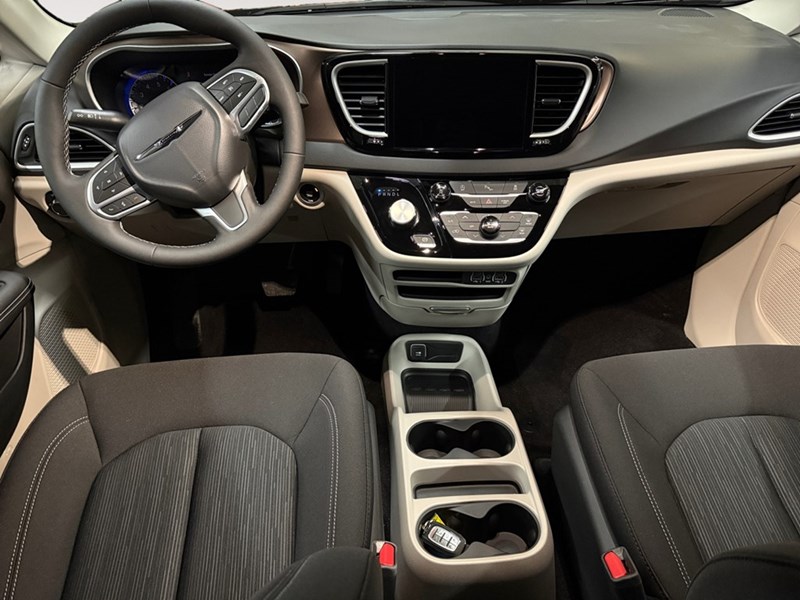 2024 Chrysler Grand Caravan SXT 2WD