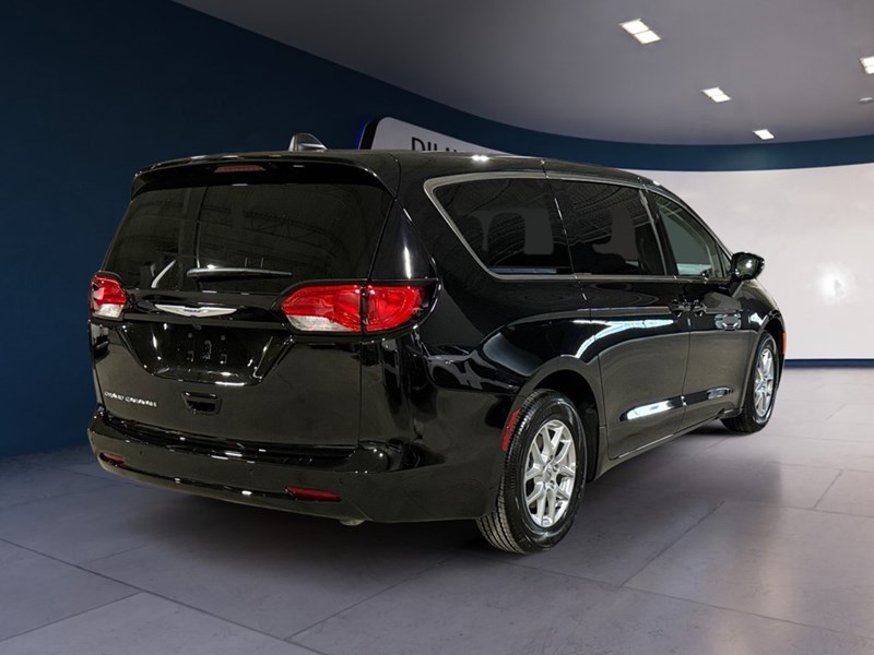 2024 Chrysler Grand Caravan SXT 2WD