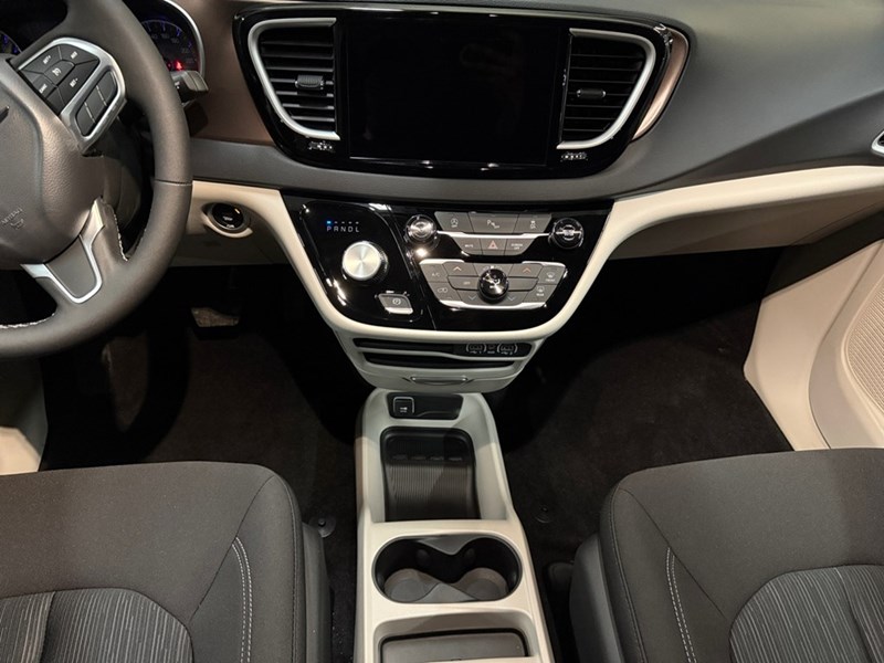 2024 Chrysler Grand Caravan SXT 2WD