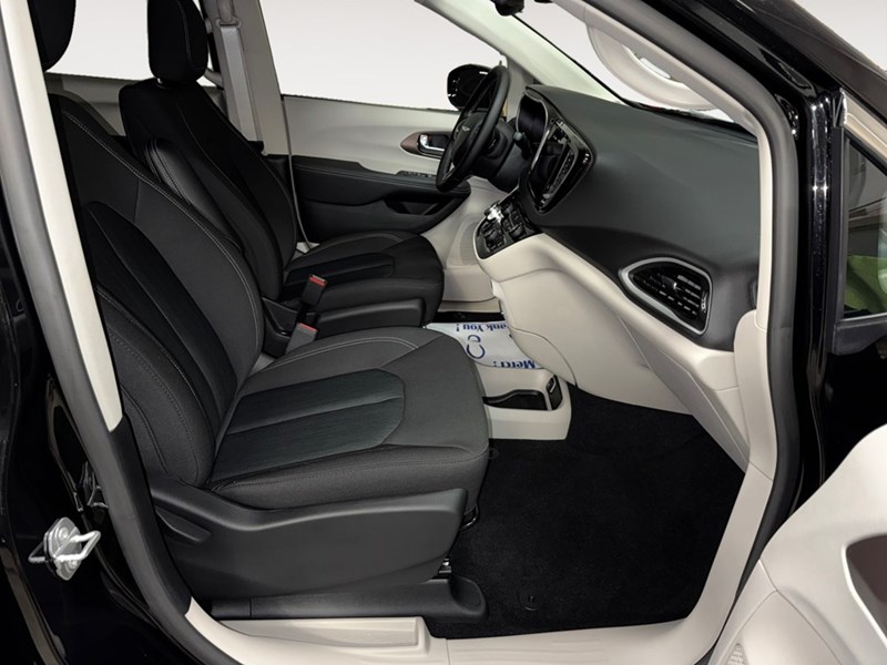 2024 Chrysler Grand Caravan SXT 2WD