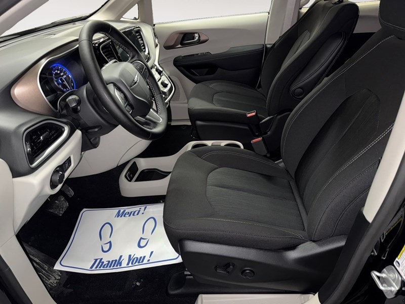 2024 Chrysler Grand Caravan SXT 2WD