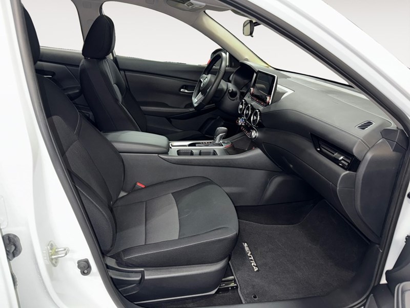 2022 Nissan Sentra SV CVT