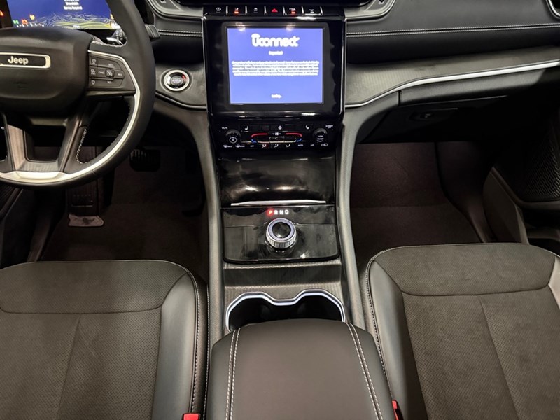 2024 Jeep Grand Cherokee Laredo 4x4