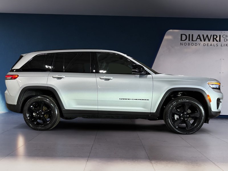 2024 Jeep Grand Cherokee Laredo 4x4