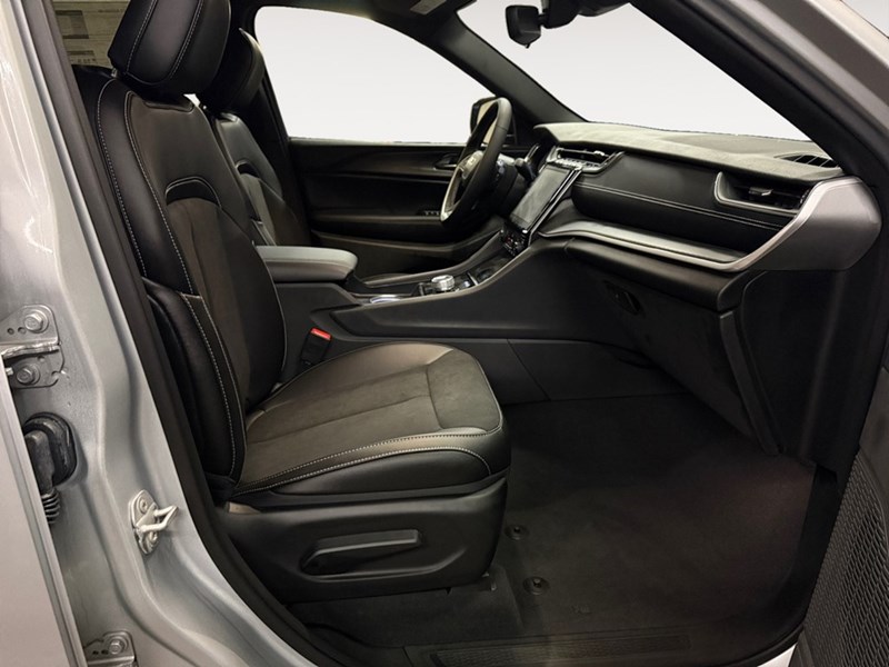 2024 Jeep Grand Cherokee Laredo 4x4