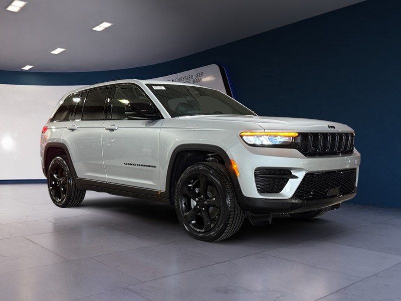 2024 Jeep Grand Cherokee Laredo 4x4