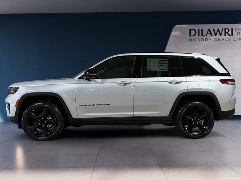 2024 Jeep Grand Cherokee Laredo 4x4