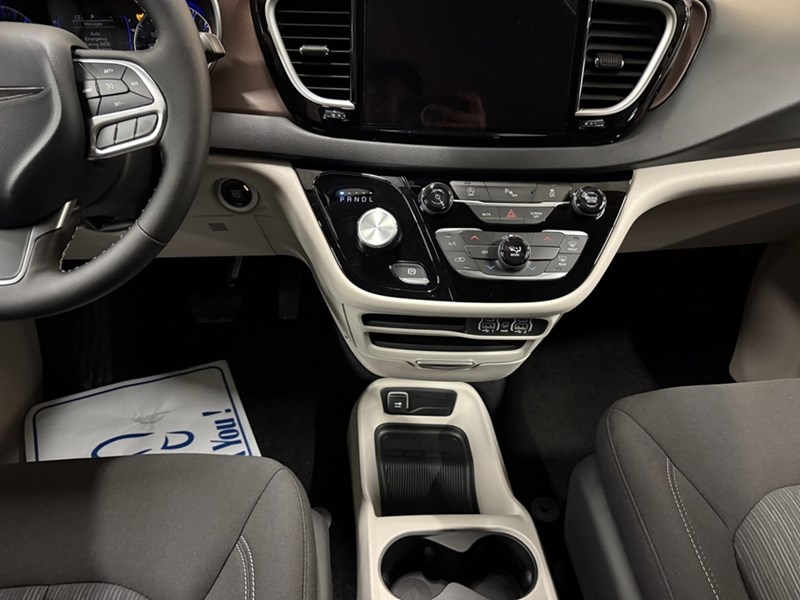2024 Chrysler Grand Caravan SXT 2WD
