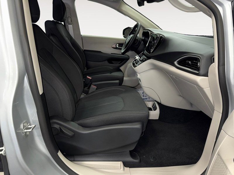 2024 Chrysler Grand Caravan SXT 2WD
