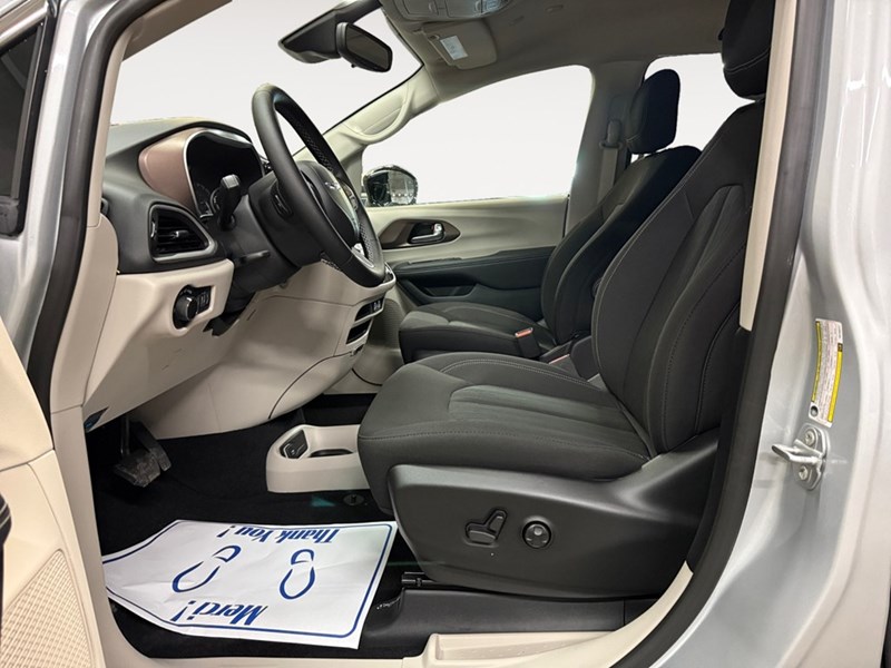 2024 Chrysler Grand Caravan SXT 2WD