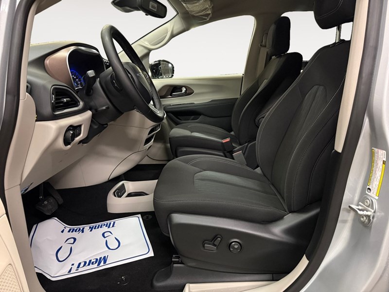2024 Chrysler Grand Caravan SXT 2WD