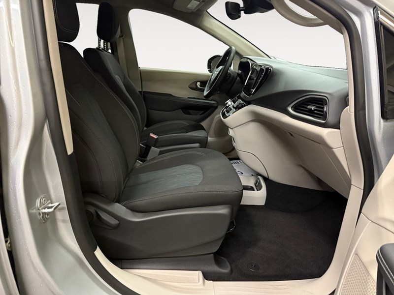 2024 Chrysler Grand Caravan SXT 2WD