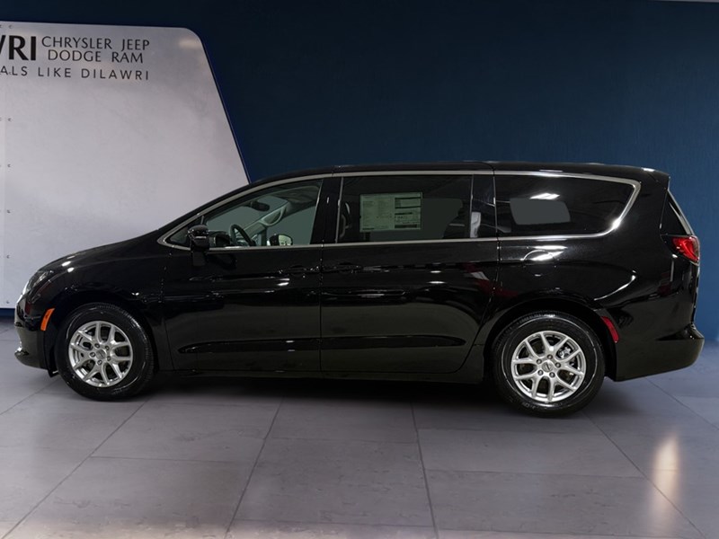 2024 Chrysler Grand Caravan SXT 2WD