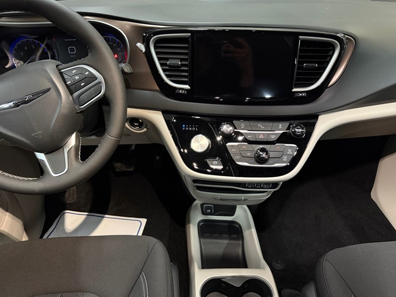 2024 Chrysler Grand Caravan SXT 2WD