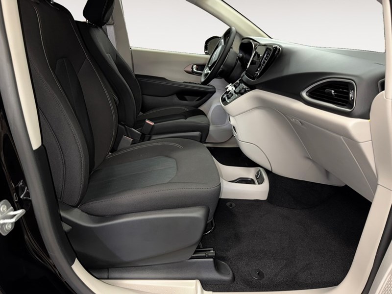 2024 Chrysler Grand Caravan SXT 2WD