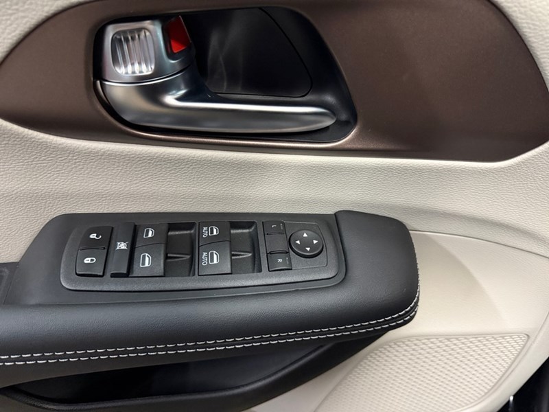 2024 Chrysler Grand Caravan SXT 2WD