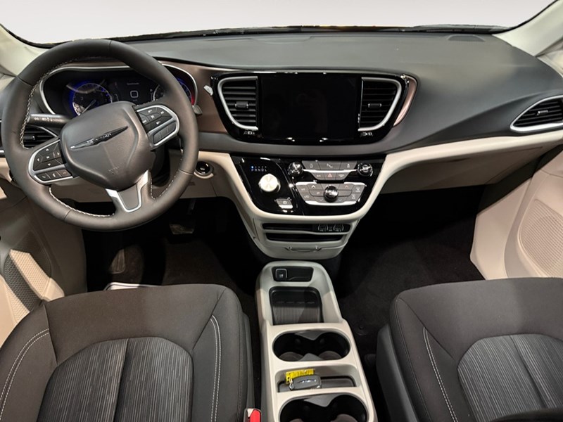 2024 Chrysler Grand Caravan SXT 2WD