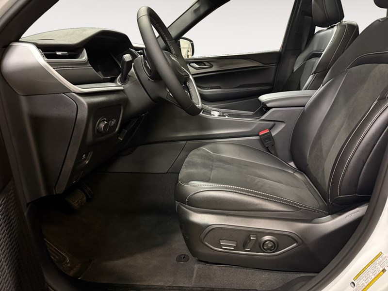 2024 Jeep Grand Cherokee Altitude 4x4