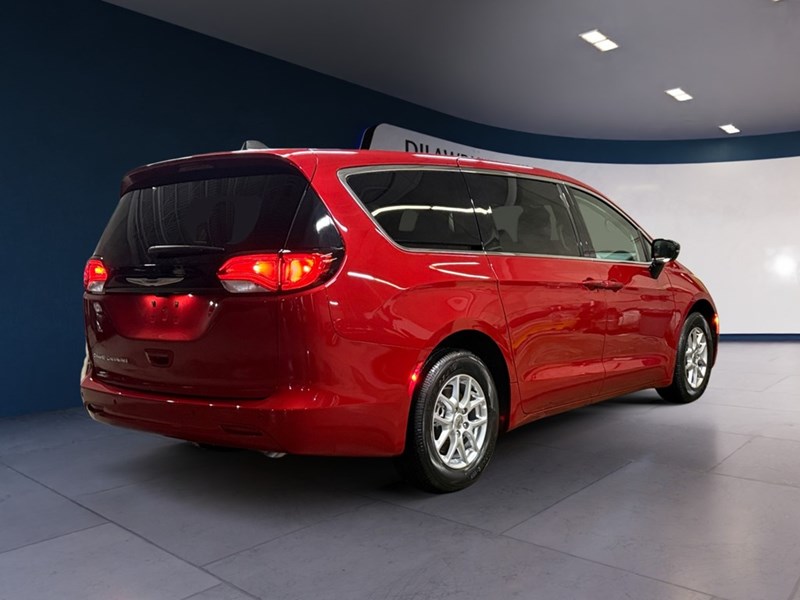 2024 Chrysler Grand Caravan SXT 2WD