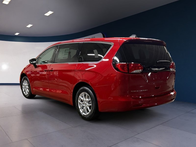 2024 Chrysler Grand Caravan SXT 2WD