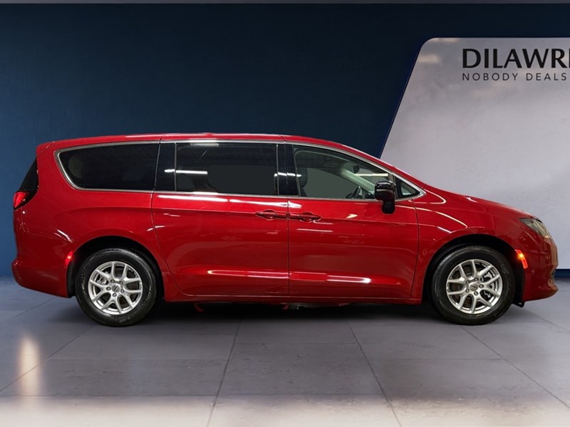 2024 Chrysler Grand Caravan SXT 2WD