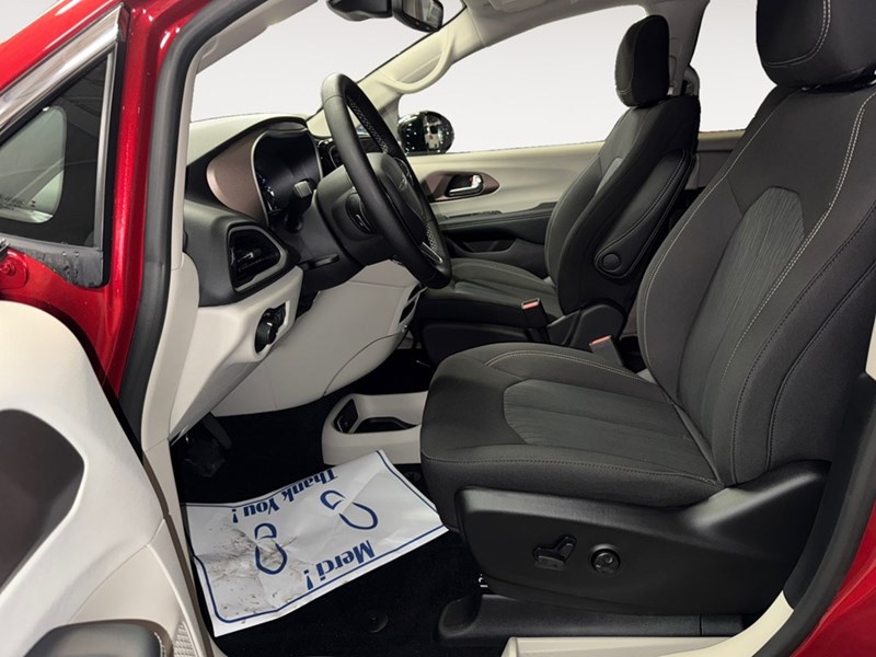 2024 Chrysler Grand Caravan SXT 2WD