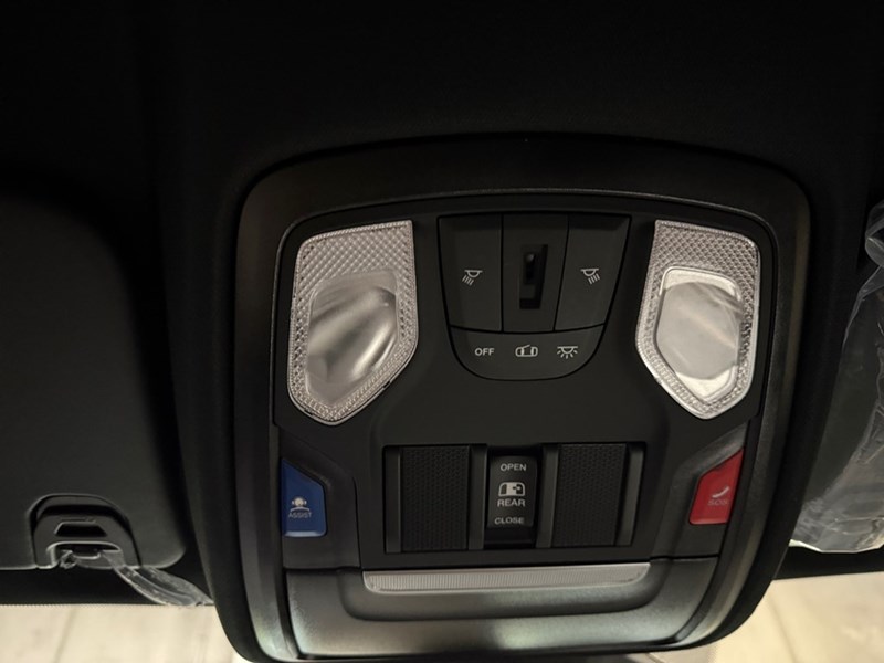2025 RAM 1500 Tradesman 4x4 Crew Cab 5'7" Box