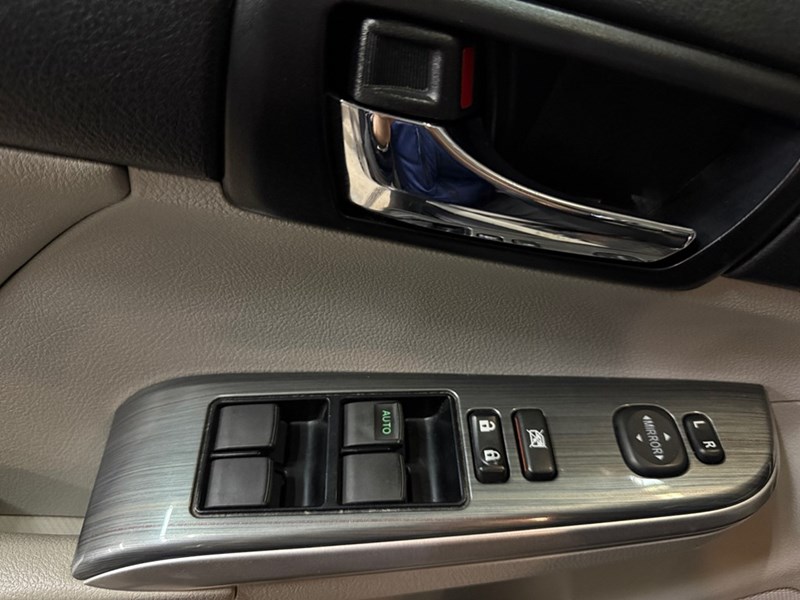 2013 Toyota Camry Hybrid 4dr Sdn XLE