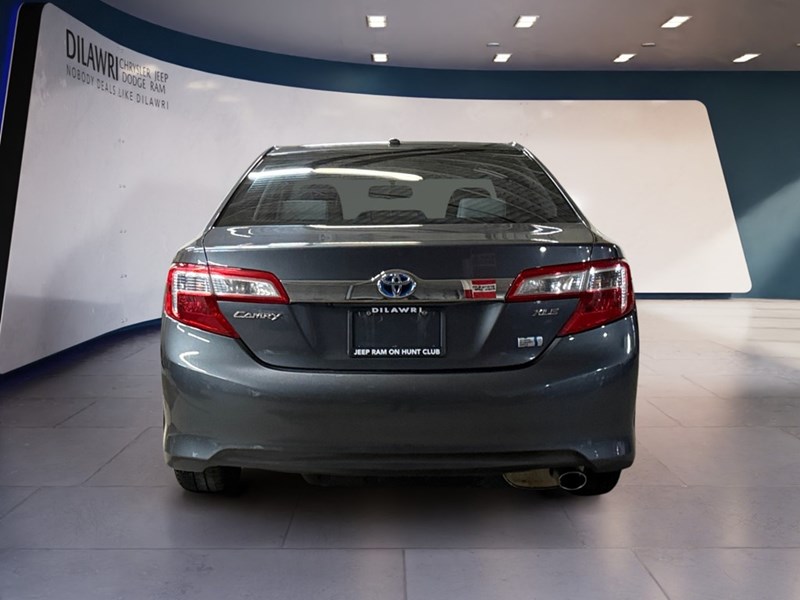2013 Toyota Camry Hybrid 4dr Sdn XLE