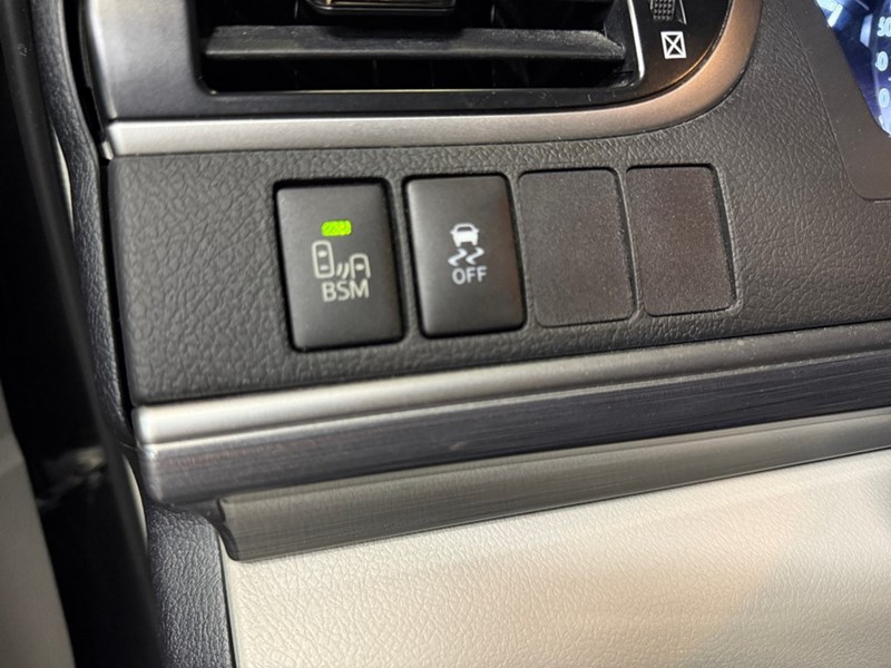 2013 Toyota Camry Hybrid 4dr Sdn XLE