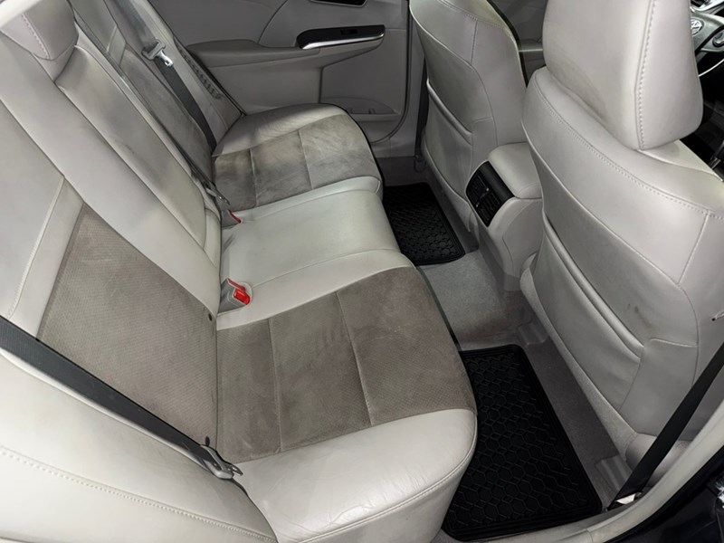 2013 Toyota Camry Hybrid 4dr Sdn XLE