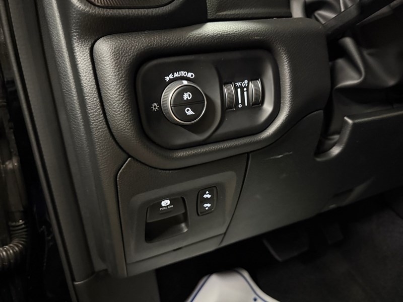 2025 RAM 1500 Sport 4x4 Crew Cab 5'7" Box