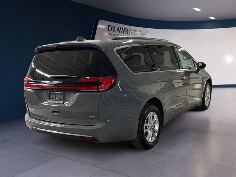 2022 Chrysler Pacifica Touring AWD
