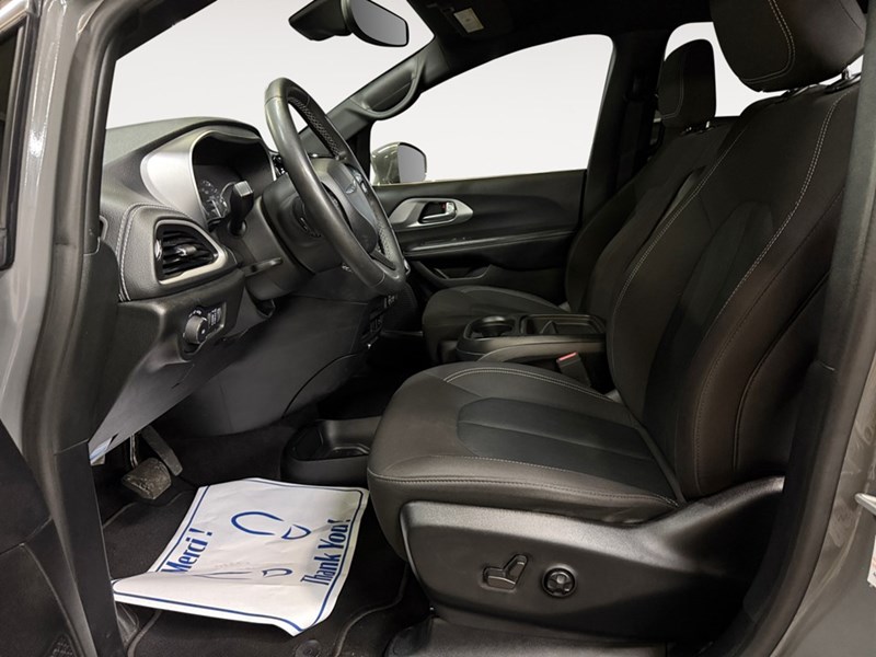 2022 Chrysler Pacifica Touring AWD