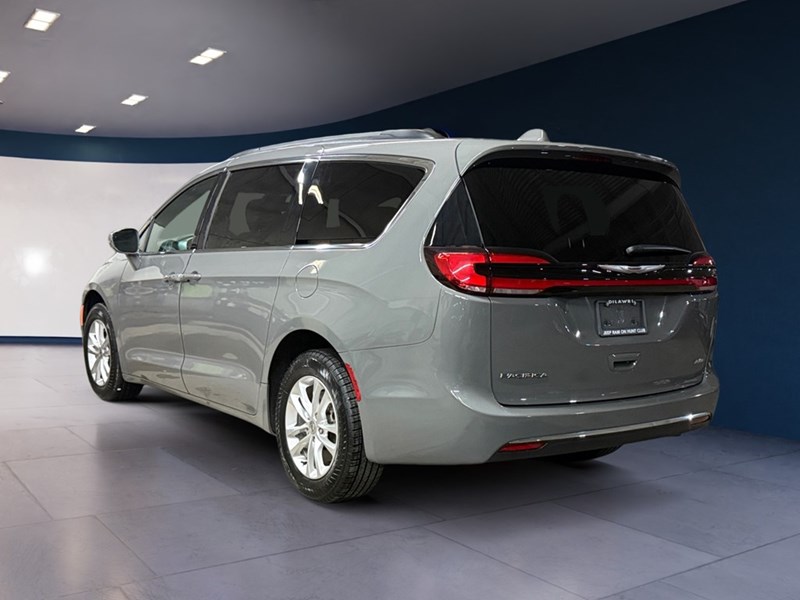 2022 Chrysler Pacifica Touring AWD