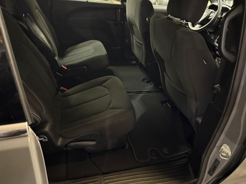 2022 Chrysler Pacifica Touring AWD