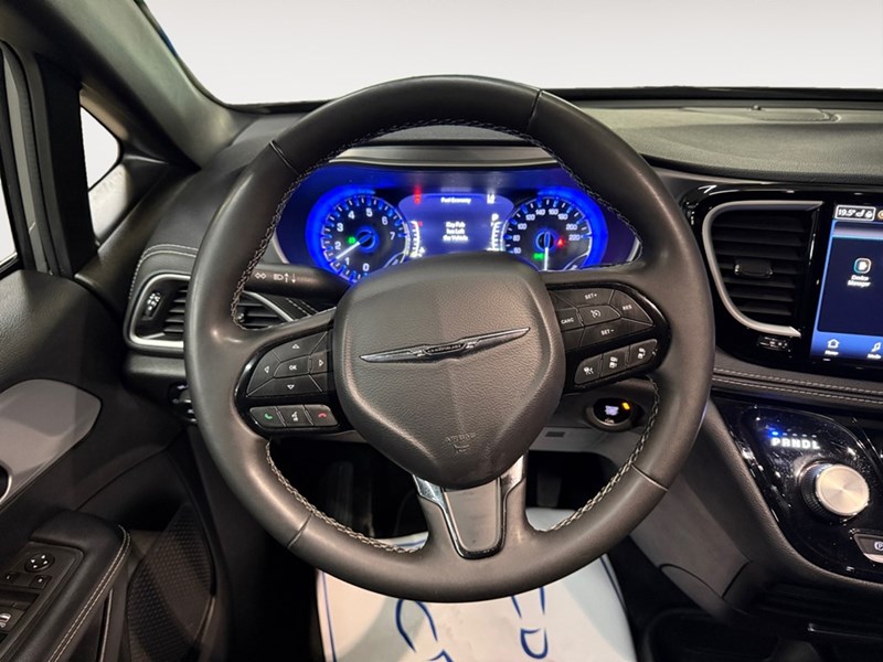 2022 Chrysler Pacifica Touring AWD