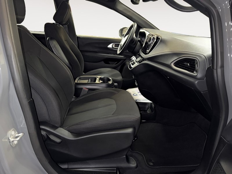 2022 Chrysler Pacifica Touring AWD