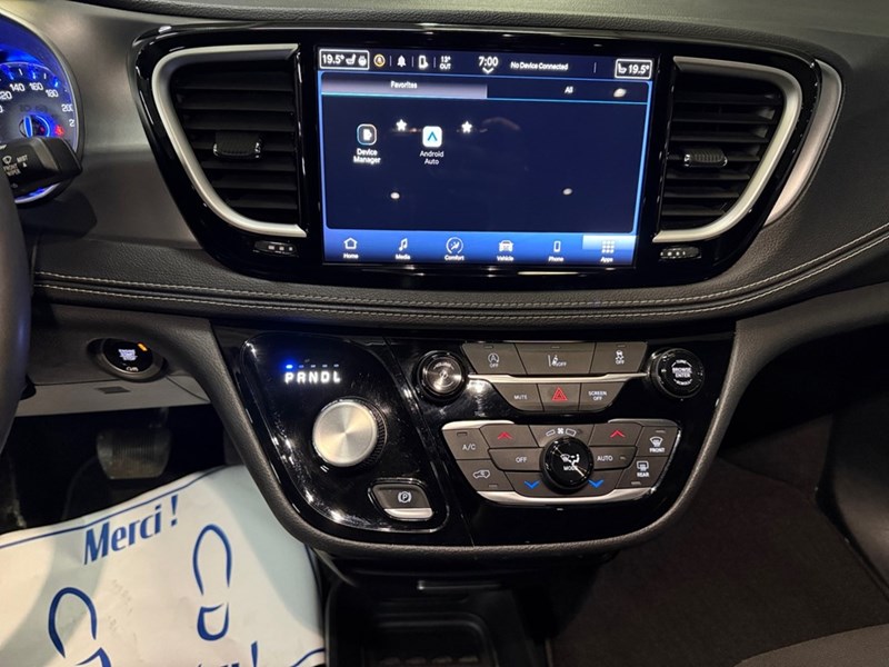 2022 Chrysler Pacifica Touring AWD