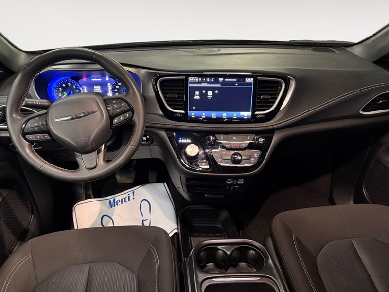 2022 Chrysler Pacifica Touring AWD
