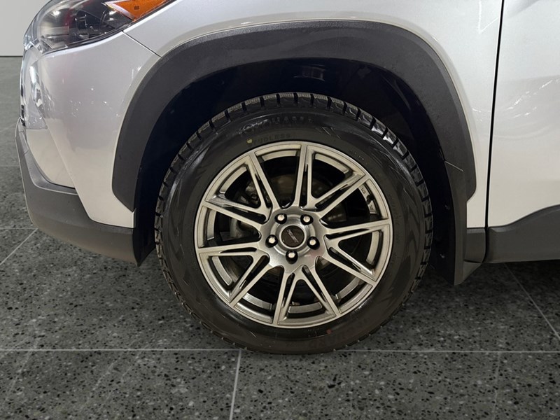 2022 Toyota Corolla Cross XLE AWD