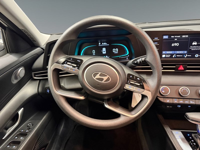 2024 Hyundai Elantra Preferred IVT