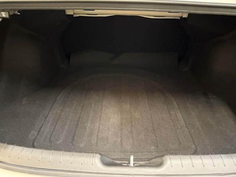 2024 Hyundai Elantra Preferred IVT