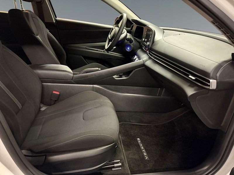 2024 Hyundai Elantra Preferred IVT