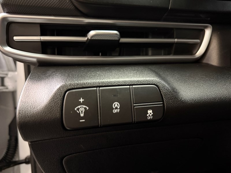 2024 Hyundai Elantra Preferred IVT